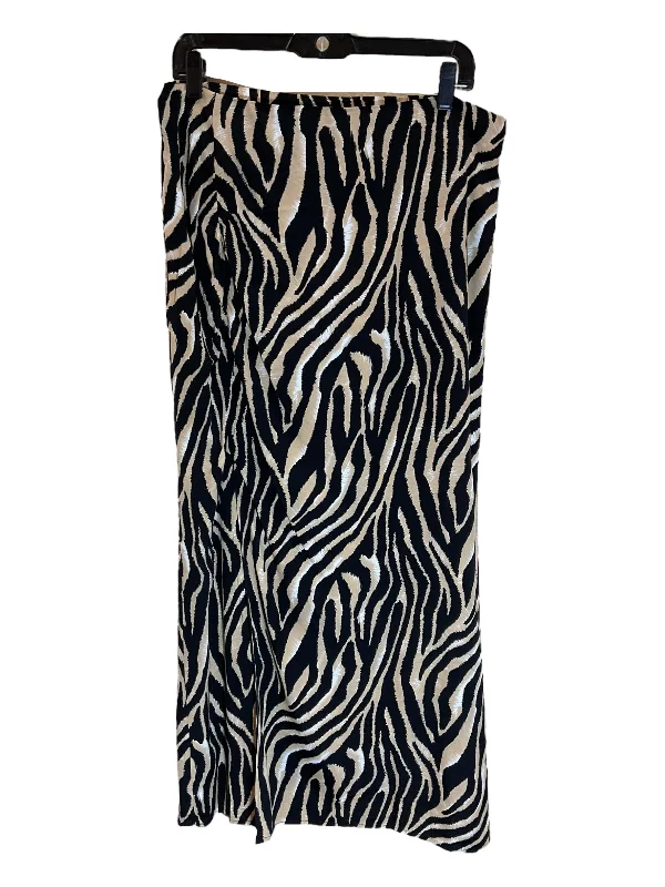 Skirt Maxi By Clothes Mentor In Animal Print, Size: L