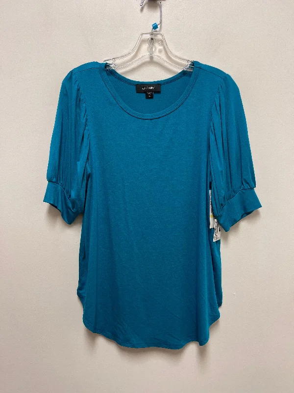 Top Short Sleeve By Karen Kane In Blue, Size: M